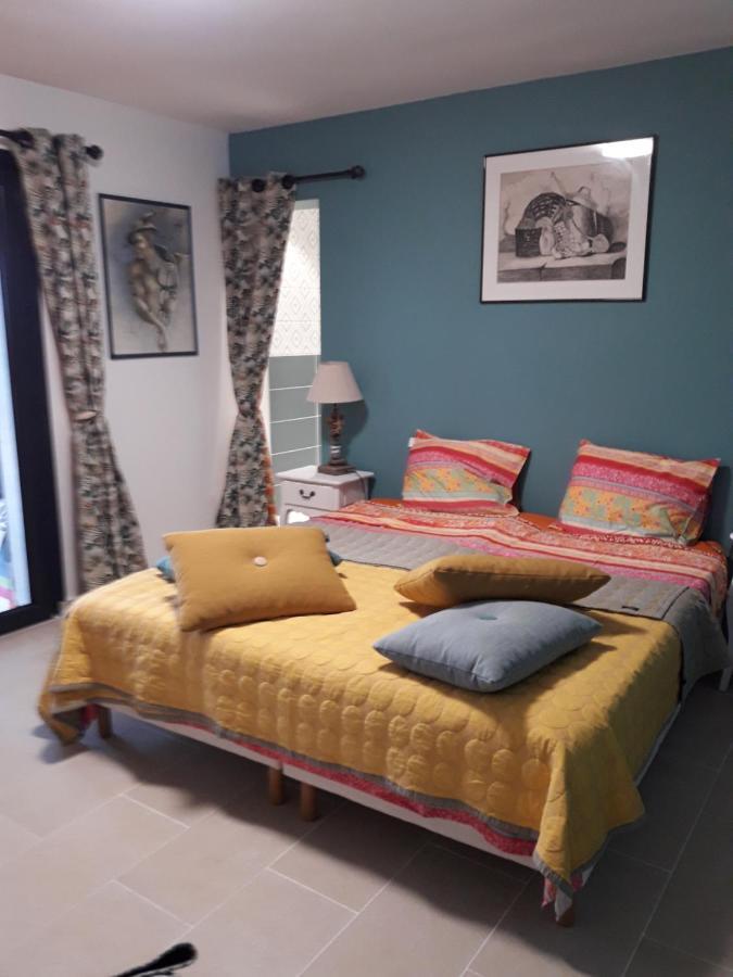 Le Mas Dei Rigaou Bed and Breakfast Tourtour Esterno foto