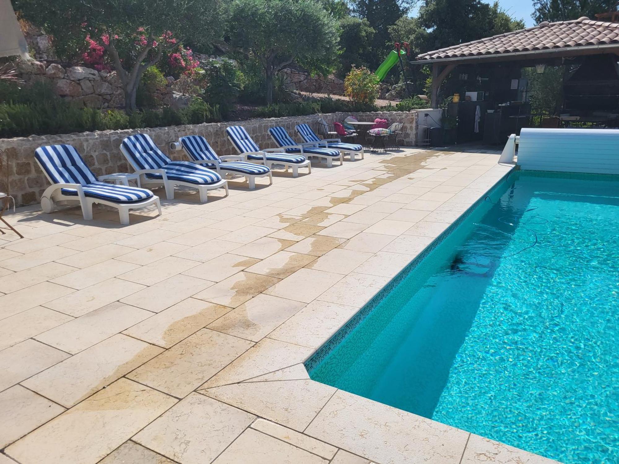Le Mas Dei Rigaou Bed and Breakfast Tourtour Esterno foto